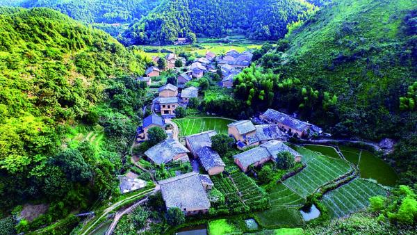 醴陵市沩山镇沩山村(航拍).图片来源:株洲市住建局