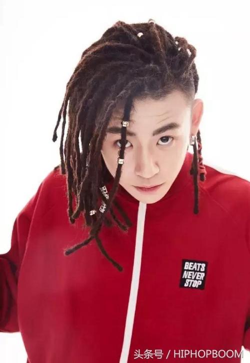 因直播diss吴亦凡被骂退赛 如今竟被粉丝封男版baby?小鬼个人资料