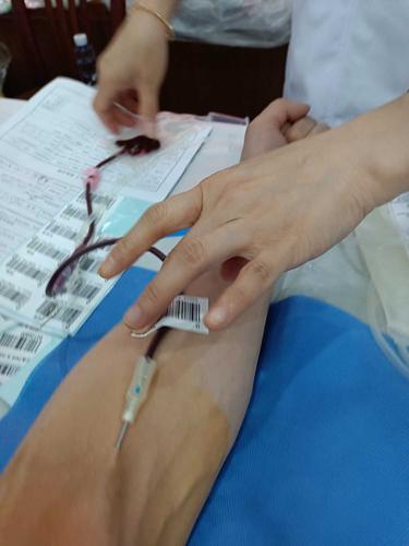 献血让世界继续跳动