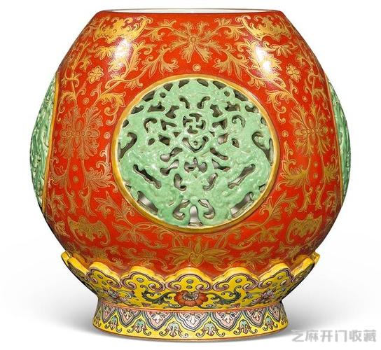 乾隆粉彩描金开光镂空花卉纹转心瓶