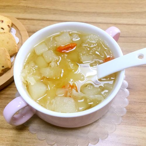 银耳雪梨小米粥