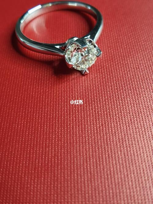 周大福手捧花钻戒_捧花_钻戒_周大福怎么样_无滤镜_时尚_配饰