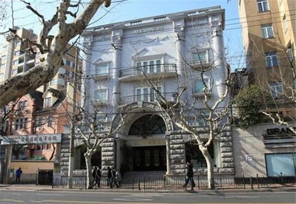 上海聂耳故居 ,位于上海公平路185弄86号.