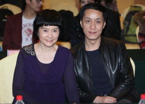 两人从未提太过手,每次打骂冯远征都先致歉,对妻子可以说是体贴到骨子