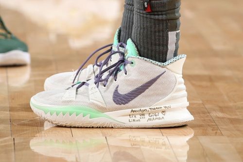 nba球员上脚:欧文和杜兰特联名配色,保罗·乔治上脚pg2.