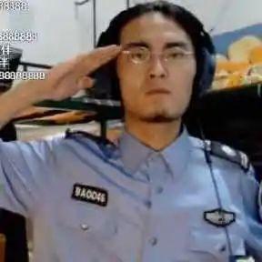 带篮子自曝儿时曾被当成女孩:"我小时候比丁真还要纯真"