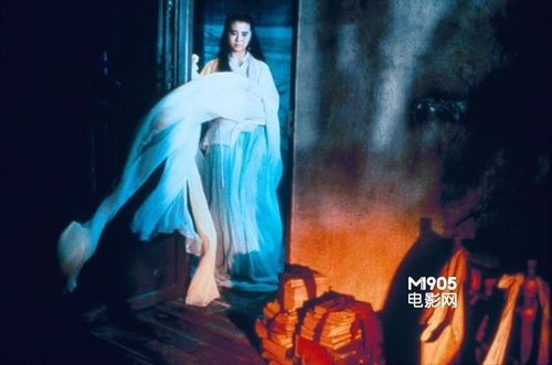 小倩在她的同类中绝对能算是奇葩.