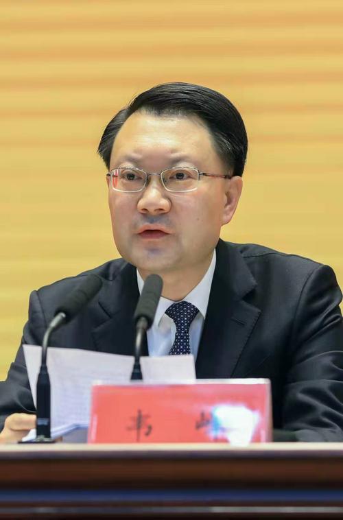 这场大会,高邮市委书记韦峰连问十个"有没有" ——只因为"说得漂亮不