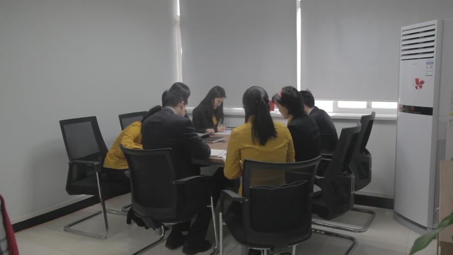 员工开会讨论_1920x1080_高清视频素材下载(编号:)