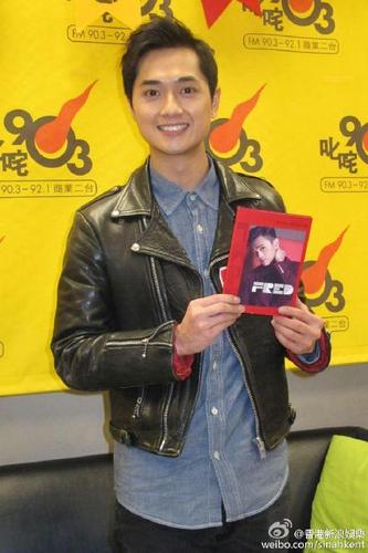 郑俊弘fred 现身电台为新碟宣传,他表示第二次推出个人大碟心情依然