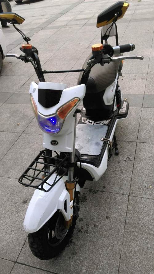 自用九成新大功率高配战神电动车yi