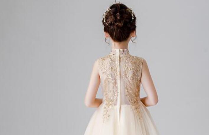 小女孩当主持人的发型