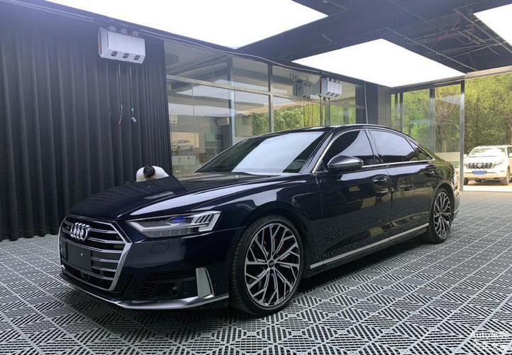沉稳大气的造型 商务气息很浓 奥迪s8 实车