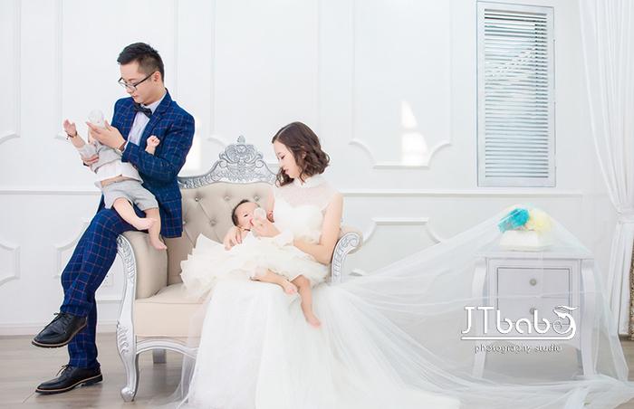 拍出一组温馨的亲子照片是很多父母的追求, 亲子摄影哪家好?