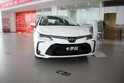 2021款卡罗拉到店实拍,珍珠白车漆很时尚,1.2t爆116马力 cvt