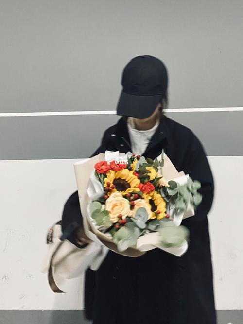 97/ 向日葵|一束花的仪式感_向日葵_拍照姿势_鲜花