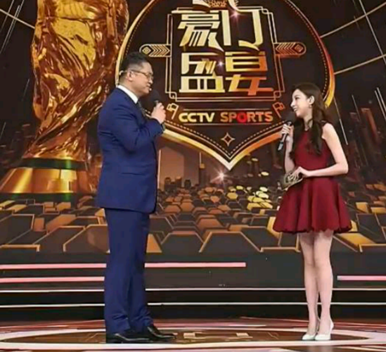 美女马凡舒主持世界杯节目豪门盛宴,她的主持得到球迷
