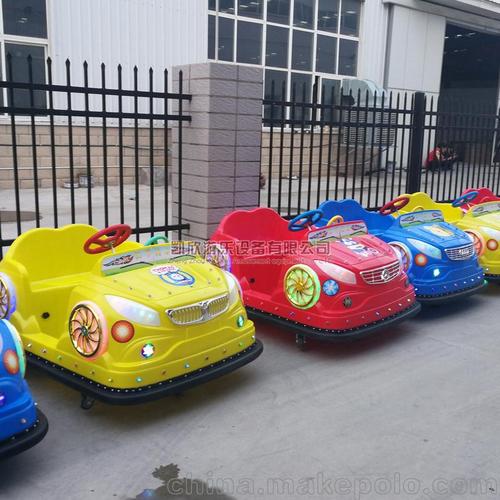 广场儿童奥迪碰碰车室内外定时电动玩具车 彩灯音乐遥控车碰撞车