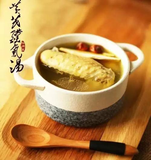 补气血菜谱:当归黄芪炖鸡汤