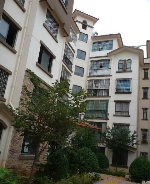 会泽公务员小区 4室2厅2卫 136平米—曲靖市会泽房屋出售