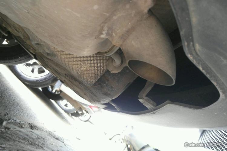 大众速腾排气管