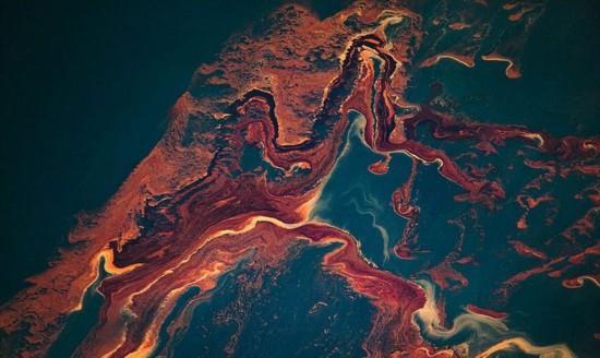 墨西哥湾漏油海面俯瞰照曝光(高清组图)(2)