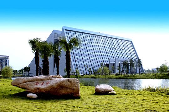 江苏教育 溢彩校园 扬州大学