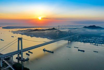 江苏镇江:五峰山长江大桥