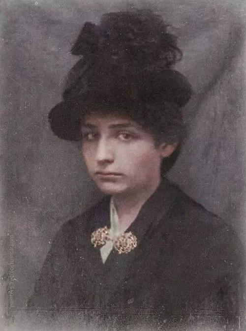 卡蜜儿克洛岱尔(camille claudel),她是罗丹的女神,也是举世罕见的