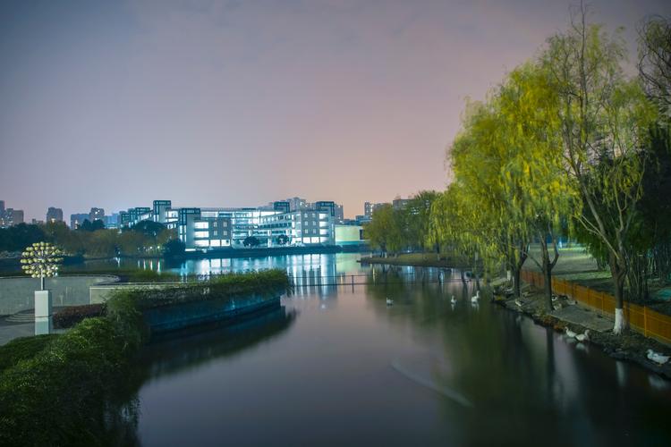 浙江大学紫金港校区游览