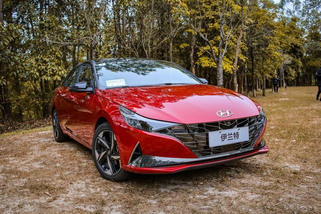 试驾全新第七代伊兰特:有的不仅是颜值,开起来也省油
