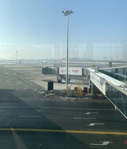 标签: 机场出口 飞机场 出入口 交通设施