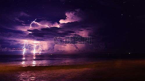 雷暴雨图片