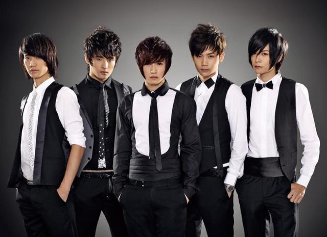 等了十年才等到热搜国内初代男团我心疼他们出道即巅峰