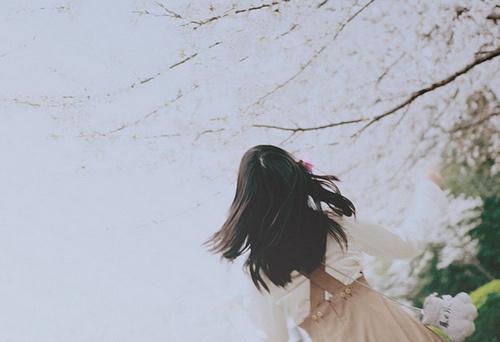 【小清新唯美背影头像】一季花开风扰梦,春雨萧幕滴丝垂.
