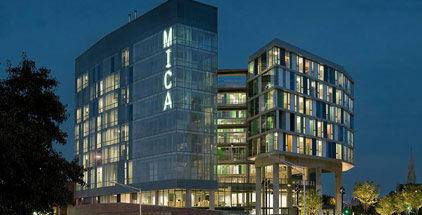 马里兰学院艺术学院(mica)长期以来都因为不拘一格的混合式建筑而闻名