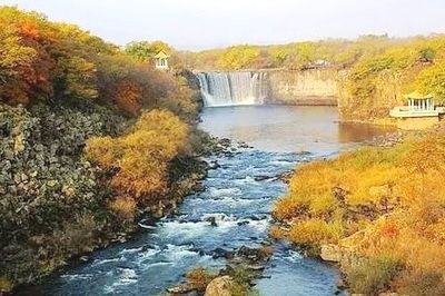 镜泊湖美景图片手抄报 手抄报版面设计图