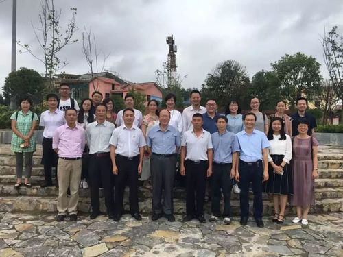 平坝区小河湾村实地调研并合影▲紫云县板当镇洛麦村实地调研▲紫云