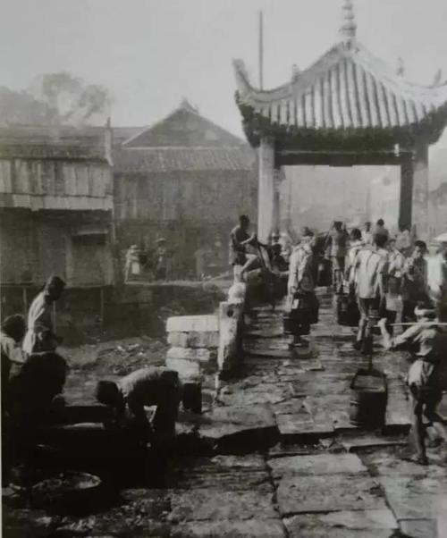 民国时期的贵阳, 政治,经济,文化等都得到了一定的发展, 许多新事物