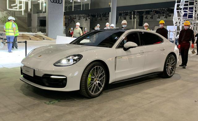 保时捷panamera新能源定位于大型车,能源模式为油电