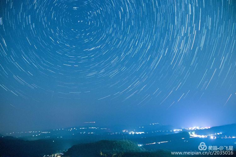 苏马荡的日月星辰
