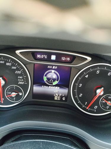 奔驰b200仪表盘绿色圆圈是什么意思