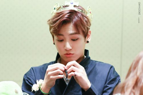 求防弹少年团忙内田柾国扩耳的图片