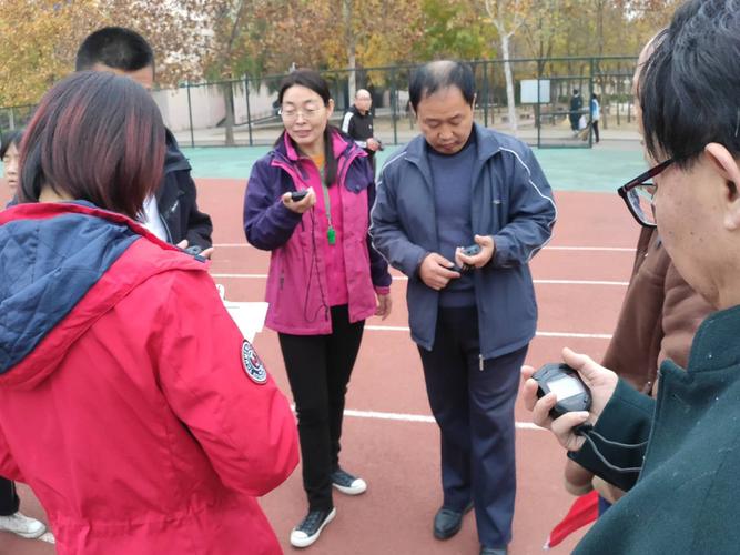 临邑五中举行百米对抗赛