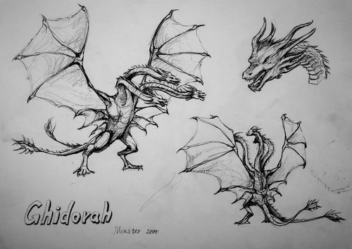 准备用胶泥做个泥塑基多拉,所以先画了两张造型图,一张炭笔画的,一张