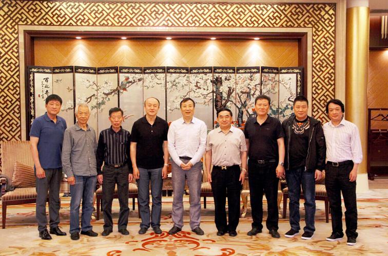 益海嘉里集团董事总经理牛余新与八大菜系领军大师亲切座谈—金龙鱼