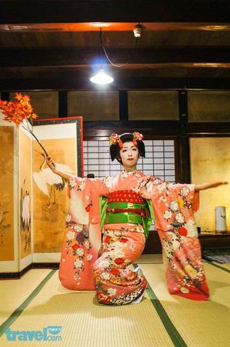 和山形舞子菜乃叶相见,是在山形市的老铺渍物料亭香味庵,跳起日本