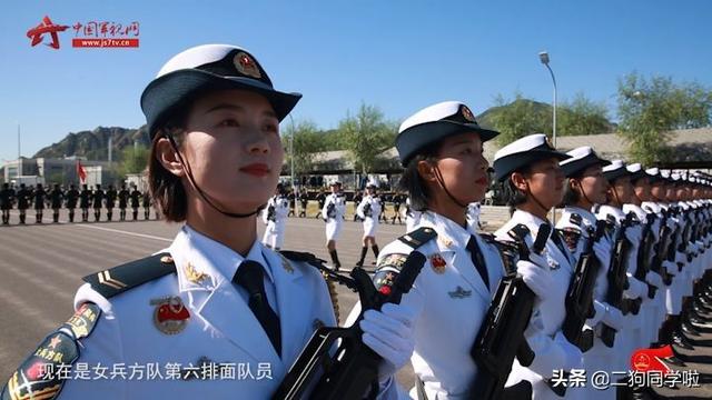 梅月圆   生于1990年,   来自陆军军医大学士官学校,   现在是女兵