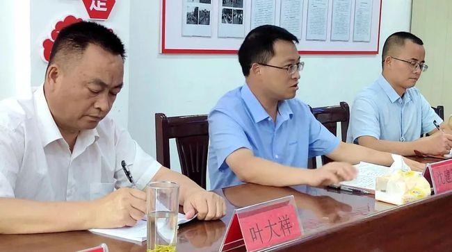 湄潭县委书记沈建通到湄潭县茶产业发展中心调研