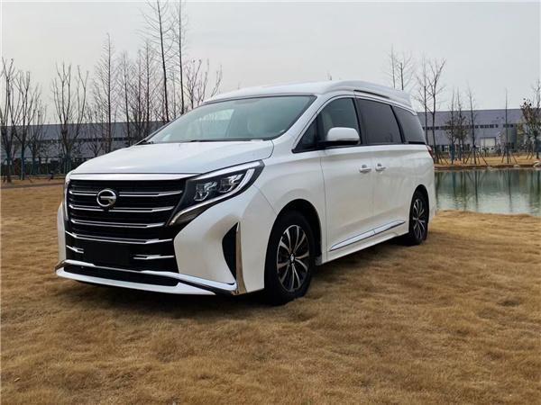 广汽传祺gm8商务车国内高端mpv